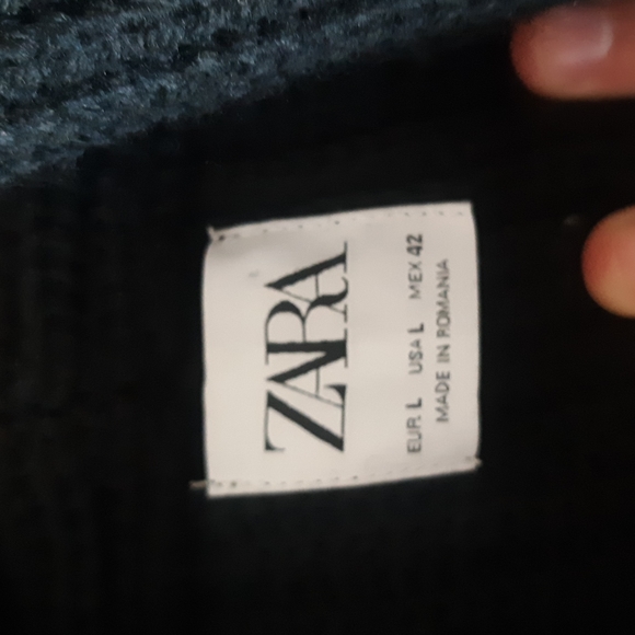 Zara Vest - Picture 3 of 3